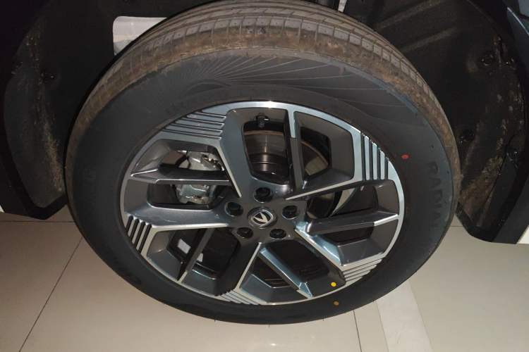 Used CHANGAN CS75 PLUS 2025 4th Generation 1.5T New Blue Whale Smart Luxury Edition Right Rear Wheel Hub
