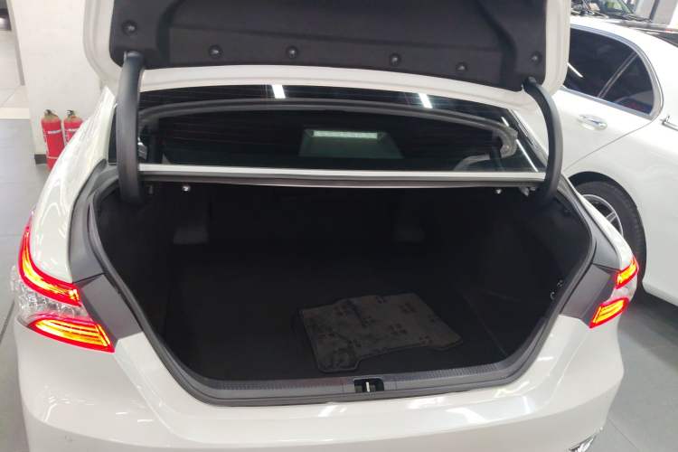 Used Toyota Camry 2023 2.5G Luxury Edition
