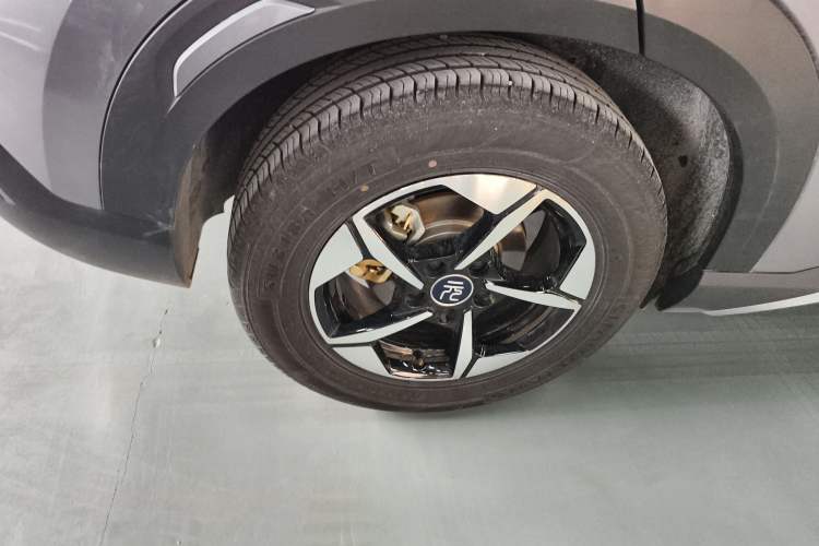 Used BYD Yuan UP 2024 401KM Leading Edition Right Rear Wheel Hub