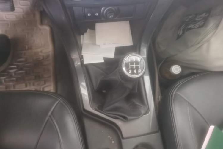 Used Great Wall Wingle 5 2017 2.4L European-spec Gasoline 4x4 Elite Version Big Double Cab 4G69S4N