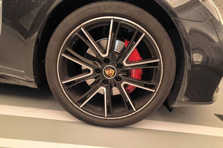 Used Porsche Panamera 2021 Panamera 4 Executive Long Wheelbase 2.9T Right Front Wheel Hub