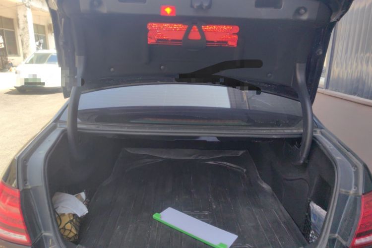 Used Mercedes-Benz E-Class 2015 Facelift E 200 L
