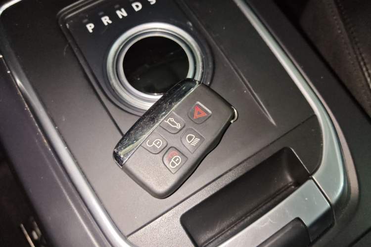 Used Land Rover Discovery Sport 2015 2.0T SE
