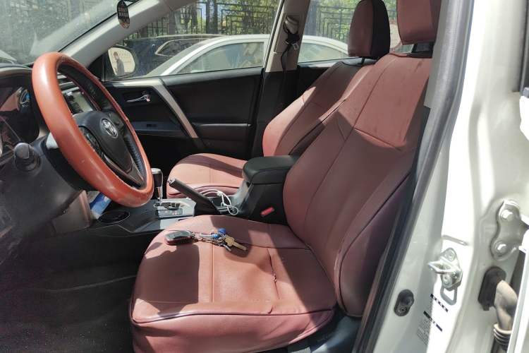 Used Toyota RAV4 2015 2.0L CVT Four-Wheel Drive New Edition
