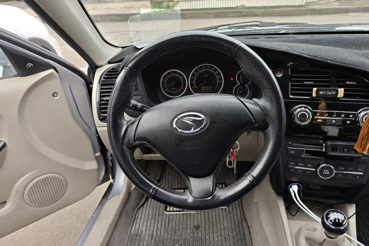 Used Soueast V3 Lingyue 2011 1.5L Manual Happiness Edition Steering Wheel