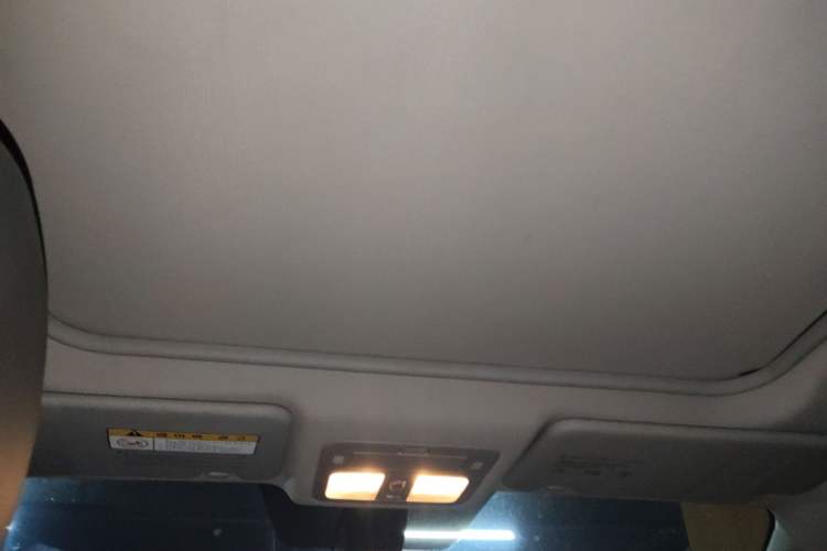 Used Renault Koleos 2010 2.5L Two-Wheel Drive Comfort Version