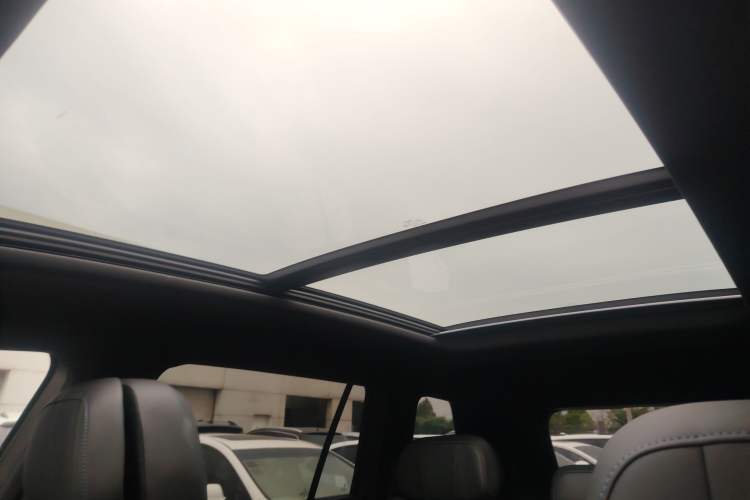 Used Volkswagen Teramont 2025 Tiguan Pro 450TSI Four-Wheel Drive Summit Edition Headliner