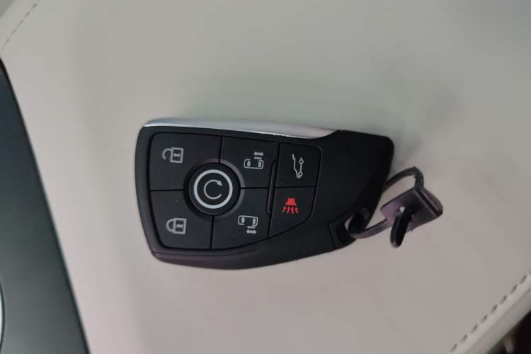 Used Buick GL8 New Energy 2024 Lu Zun Deluxe Edition 7-Seater
