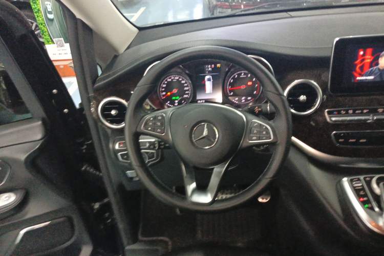 Used Mercedes-Benz V-Class 2018 V 260 Prestige Edition China VI Steering Wheel