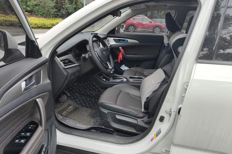 Used CHANGAN CS35PLUS 2018 1.6L Automatic Changlian Edition China V Standard Driver Seat