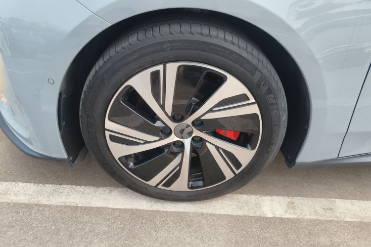 Used Nio ET5 2022 75 kWh Left Front Wheel Hub