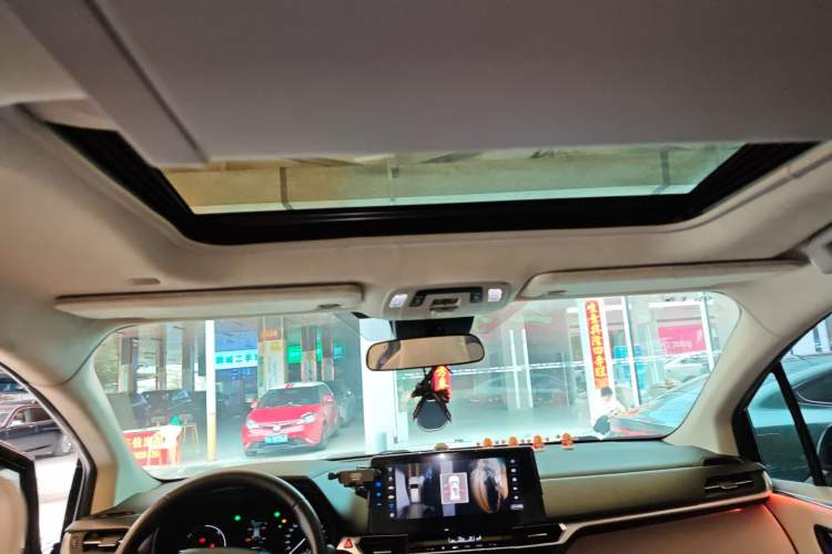 Used Toyota Sienna 2023 2.5L Hybrid Comfort Edition