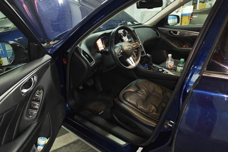 Used Infiniti Q50L 2018 2.0T Enjoyment Version China V Standard Driver Seat