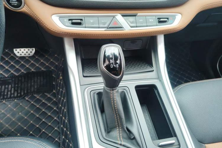 Used Geely Auto Vision X6 2018 1.4T CVT 4G Connected Luxury Version
