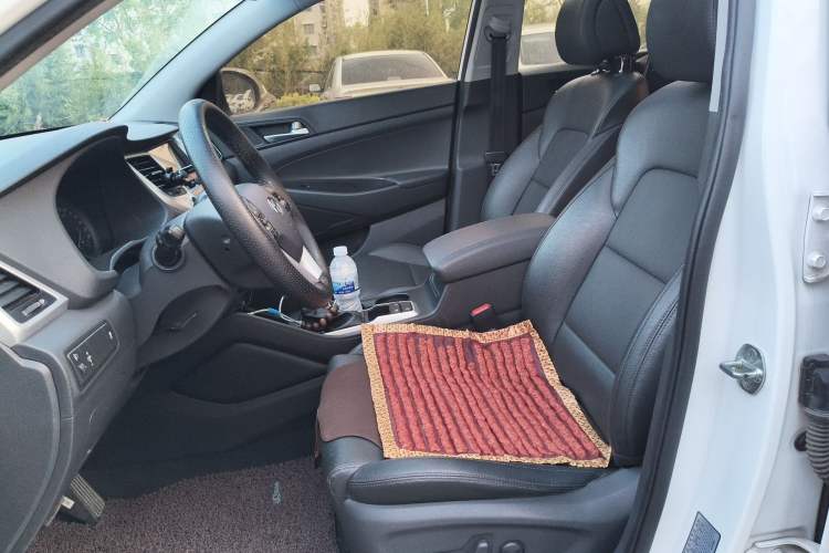 Used Hyundai Tucson 2018 1.6T Dual-Clutch Two-Wheel Drive 15th Anniversary Special Edition
