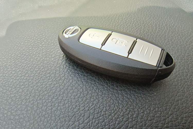 Used Nissan X-Trail 2014 2.5L CVT Leading Edition 4WD Vehicle Key