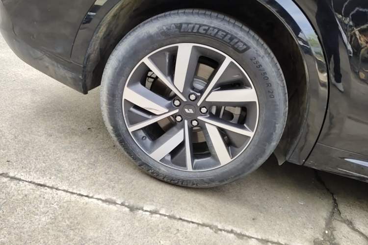 Used Li Auto L8 2023 Pro Model
