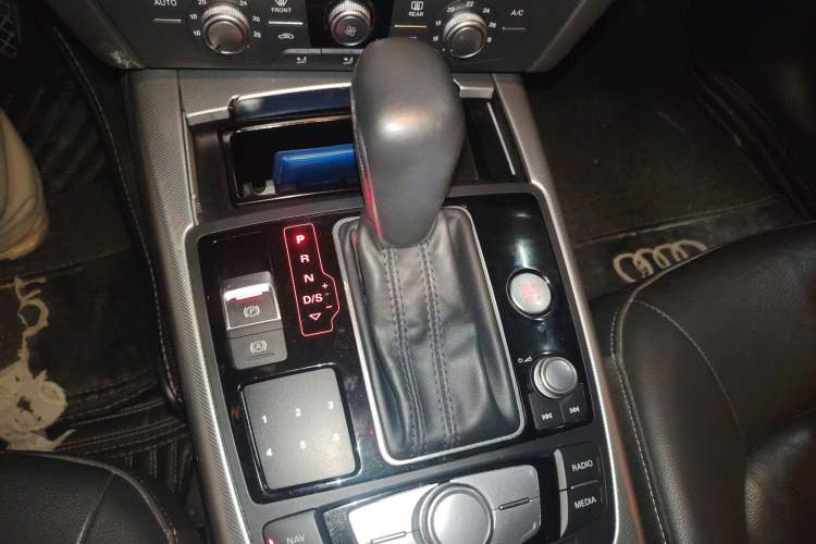 Used Audi A6L 2018 30th Anniversary Edition 35 TFSI Fashion Model
