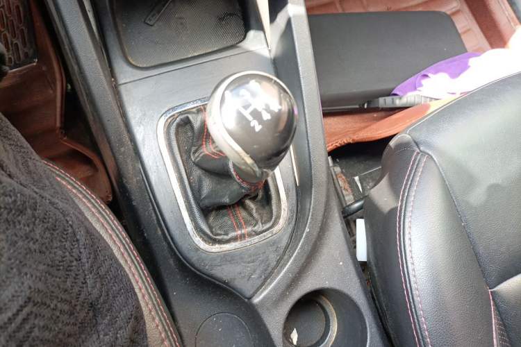 Used CHANGAN CS35 2014 1.6L Manual Luxury Model China IV Standard