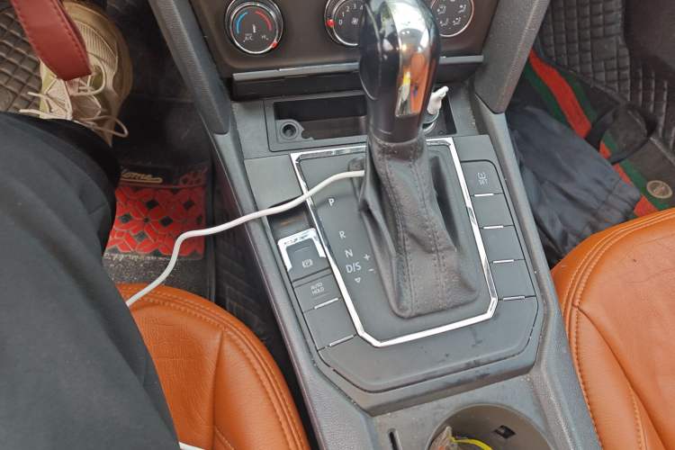 Used Volkswagen Lamando 2015 230TSI DSG Fashion Edition