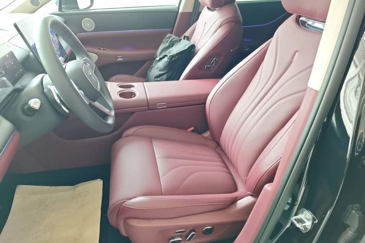 Used VOYAH Lantu Chiguang L 2026 Four-Wheel-Drive Ultra
