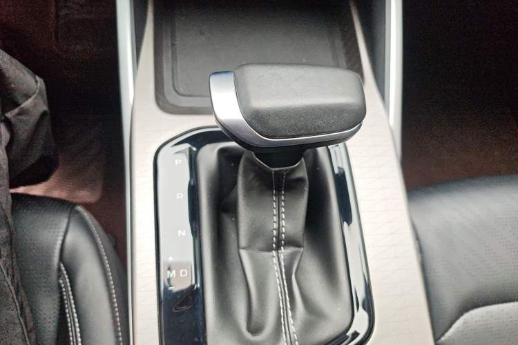 Used Geely Auto Emgrand 2022 4th Generation 1.5L CVT Luxury Model Gear Lever