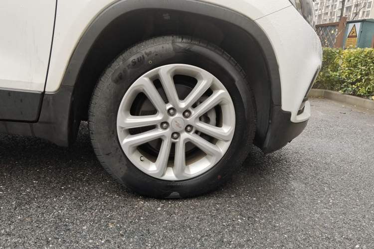 Used Chevrolet Trax 2018 330T Automatic Two-Wheel Drive Elite Model Right Front Wheel Hub