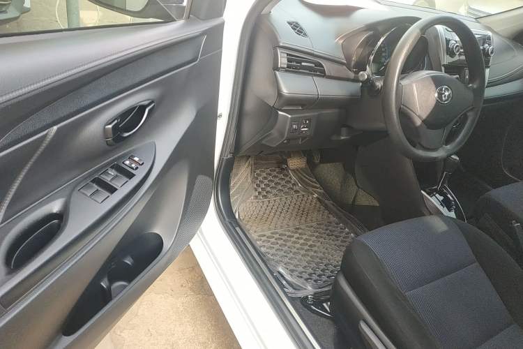 Used Toyota YARiS L Zhi Xiang 2017 1.5E CVT Dynamic Edition Driver Seat