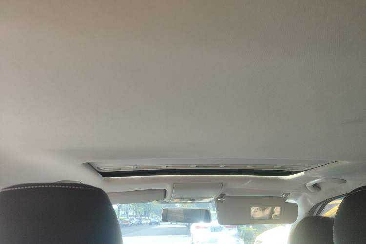 Used Volkswagen Cross Lavida 2014 1.6L Automatic Headliner