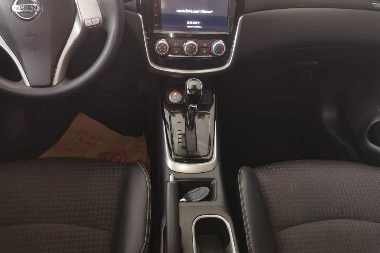 Used Nissan Tiida 2019 1.6L CVT Smart Enjoyment Version China VI Standard Gear Lever