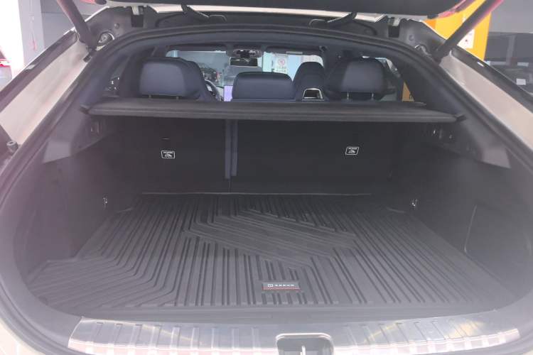 Used Zeekr 001 2025 WE Edition 95 kWh All-Wheel Drive Trunk