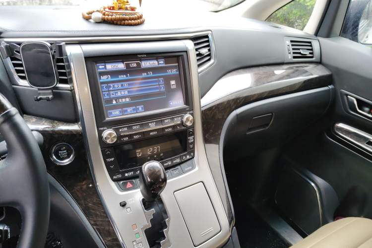 Used Toyota Alphard 2012 3.5L Luxury Edition
