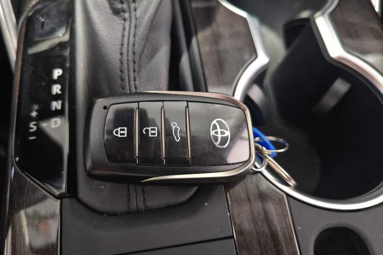 Used Toyota Highlander 2024 2.5L Smart Electric Hybrid Dual-Engine Four-Wheel Drive Prestige Version – 7 Seats
