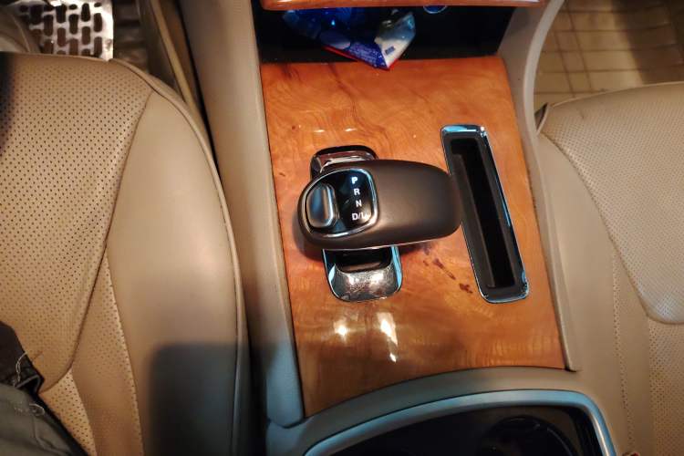 Used Chrysler 300C 2013 3.6L Luxury Edition