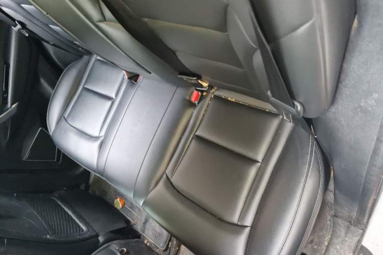 Used Geely Auto Emgrand X7 Sport 2016 2.0L Manual Smart Connect Version
