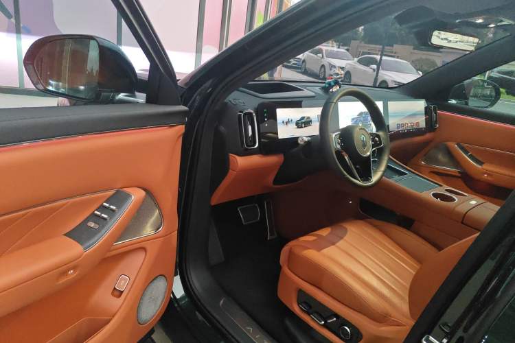 Used Hima AITO M8 2025 Extended-Range Max+ Version 53.4 kWh 6-Seater Edition