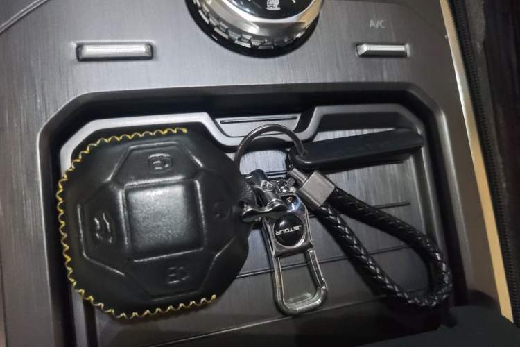 Used JETOUR Traveler 2023 2.0T All-Wheel Drive CrossPRO+
