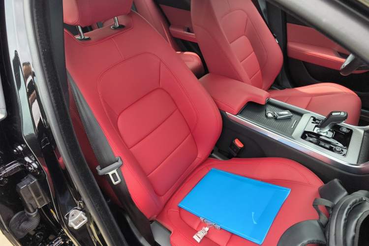 Used Jaguar XEL 2023 2.0T 250 PS R-DYNAMIC S Advanced Sport Edition Right Front Seat