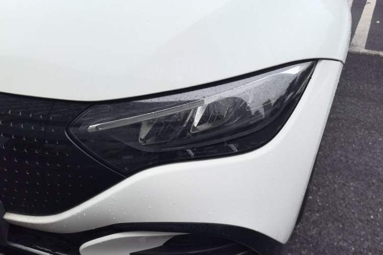 Used Mercedes-Benz EQE 2025 500 4MATIC Pioneer Edition Left Front Headlight