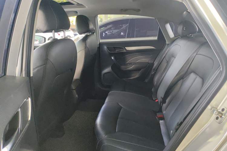 Used Roewe i6 New Energy 2017 45T Hybrid Connect & Smart Enjoyment Edition