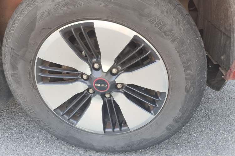 Used Isuzu D-MAX 2021 1.9T Automatic 4x4 Diesel Global Huan Dong RZ4E