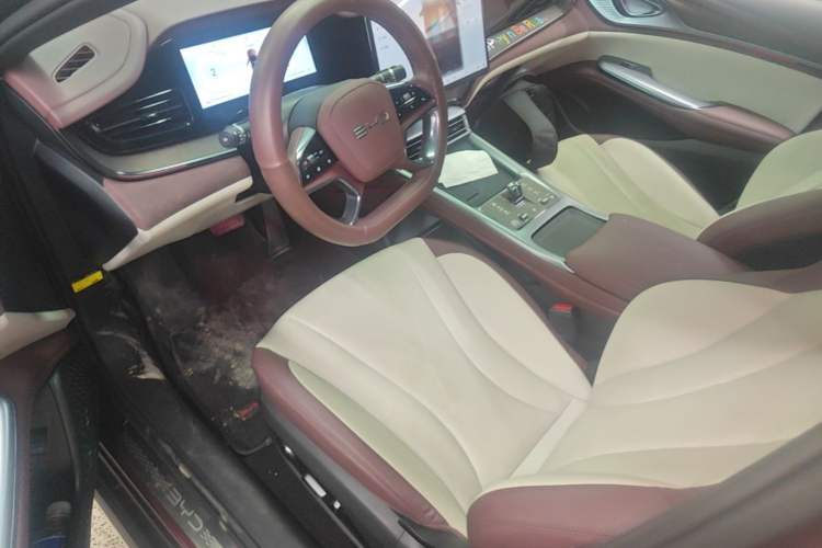 Used BYD Seal 2023 DM-i 1.5L 121km Prestige Model
