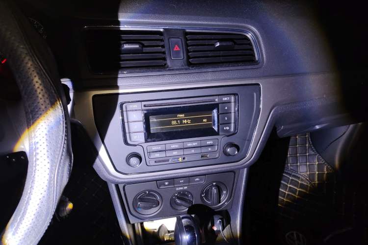 Used Volkswagen Gran Lavida 2015 1.6L Automatic Fashion Edition