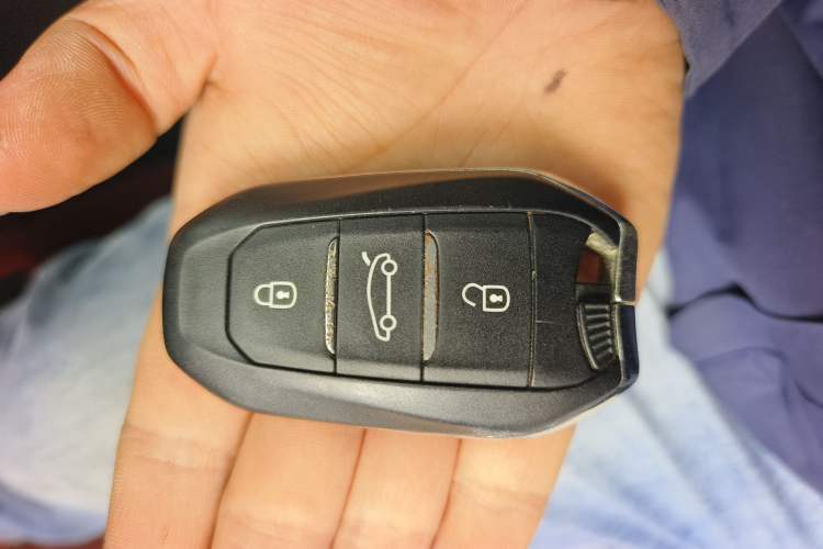 Used Citroen C3-XR 2015 1.6THP Automatic Flagship Model Vehicle Key