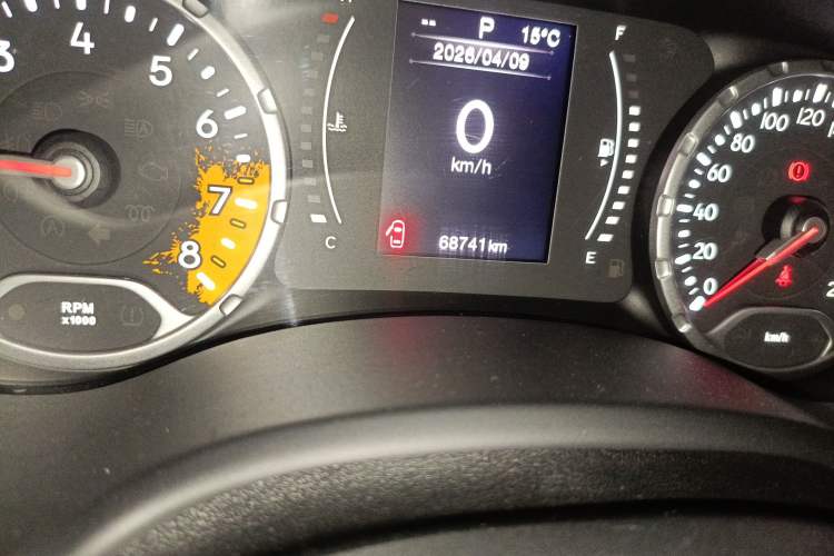 Used Jeep Renegade 2016 1.4T Automatic Jingneng Edition Odometer Close Up