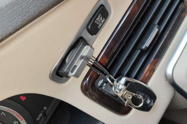 Used Volvo S80L 2010 2.5T ZhiZun Edition Vehicle Key