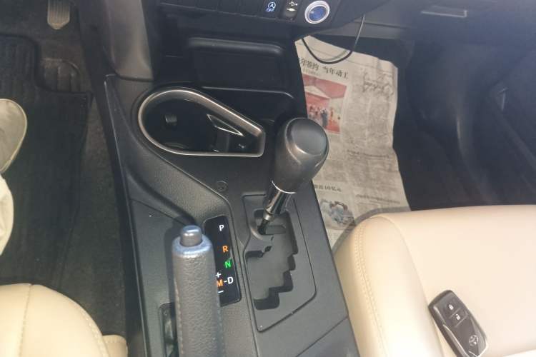 Used Toyota RAV4 2016 2.0L CVT Two-Wheel Drive Fashion Edition China V Standard