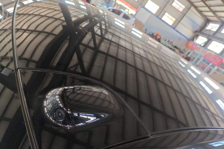 Used ONVO Luxeed L90 2025 Model—Max Six-Seater Version Roof