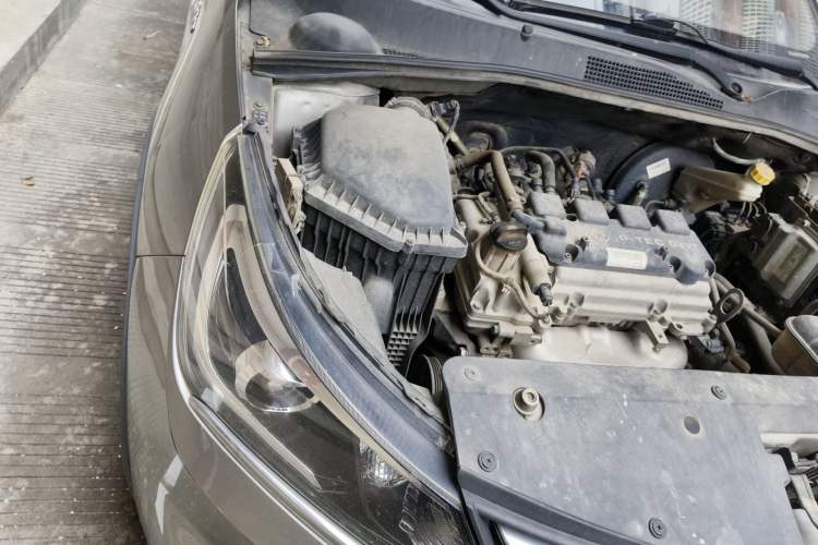 Used Baojun 310W 2017 1.5L Manual Fashion Model China V
