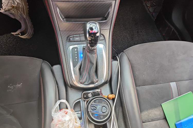 Used Buick Verano 2018 Hatchback GS 20T Dual-Clutch Luxury Model Gear Lever